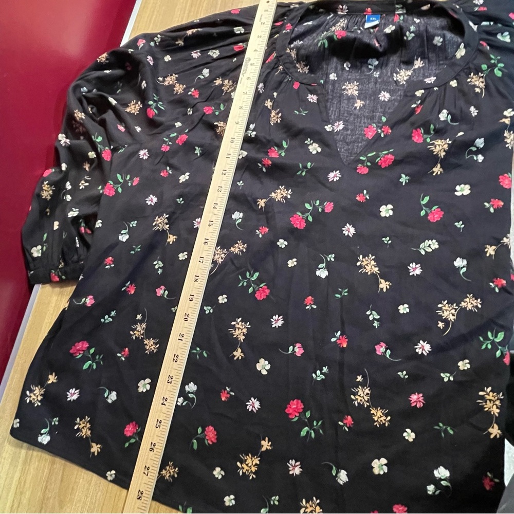 Old Navy Black Floral Top - Picture 5 of 6